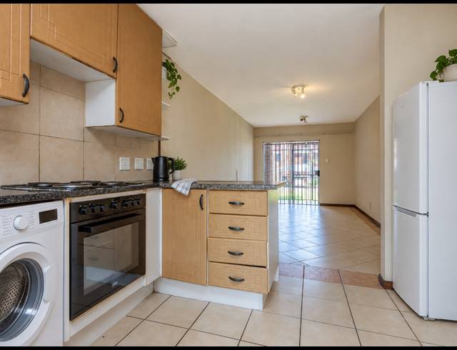2 BEDROOM APARTMENT FOR SALE IN NOORDWYK